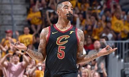 Τζέι Αρ Σμιθ: Παραδόθηκε στην αστυνομία (video)