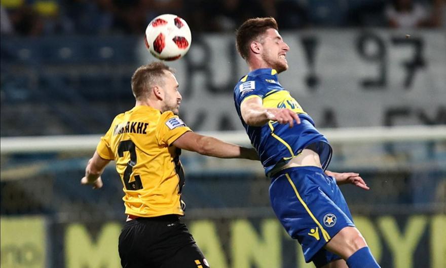 Γλιτώνει τα χειρότερα ο Μπακάκης