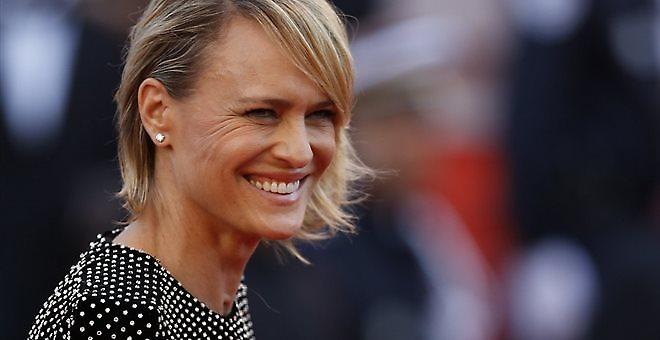 Γιατί η Ρόμπιν Ράιτ δίνει δεύτερη ευκαιρία στον Κέβιν Σπέισι