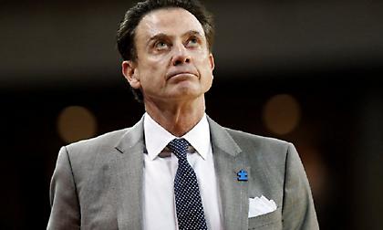 Αποσύρθηκε από τους πάγκους υπό των βάρος του σκανδάλου δωροδοκίας ο Ρικ Πιτίνο