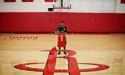 Στους Χιούστον Ρόκετς ο Σουάρες (video)