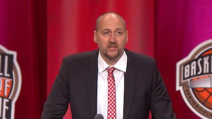 Συγκινημένος Ράτζα στην είσοδο στο Hall of Fame-Ευχαρίστησε αιωνίους και Πέτροβιτς (video)