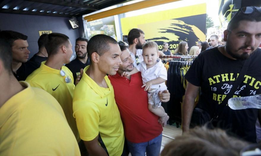 Ντιγκινί: «Έκανα εξαιρετική επιλογή που ήρθα στον Άρη»