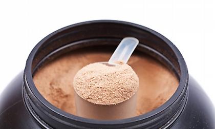 Πότε χρειάζεται πραγματικά να καταναλώνεις πρωτεΐνη σε σκόνη;