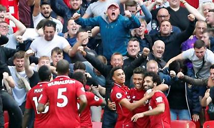 «Διπλό» και κορυφή με… ρεκόρ για Λίβερπουλ, χάρη στα «δώρα» του Φορμ