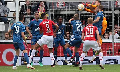 Έχασαν έδαφος Φέγενορντ και Άλκμααρ