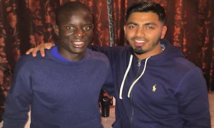 «Τυπάρας» Καντέ: Πήγε σε σπίτι αγνώστων για φαγητό και video games!