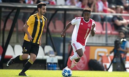 Άλλη κλάση οι πιτσιρικάδες του Άγιαξ «πάτησαν» την ΑΕΚ (vids)