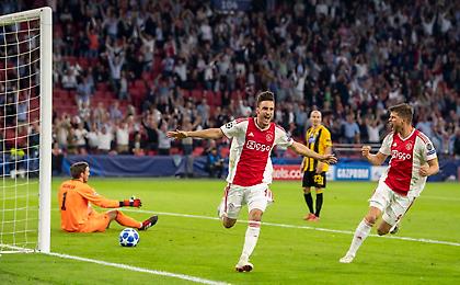 Έστησαν πάρτι οι οπαδοί του Άγιαξ (video)