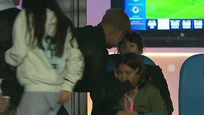 Πλάνταξε στο κλάμα η κόρη του Γκουαρντιόλα (video)
