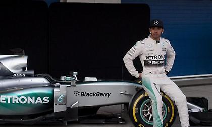 Ο Χάμιλτον πιέζει τους μηχανικούς για την βελτίωση του μονοθεσίου