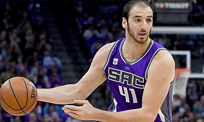 Κώστας Κουφός: Αξιέπαινη κίνηση με τα δώρα του γάμου του