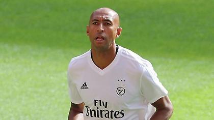 Φεύγει από την Μπενφίκα και αποσύρεται ο Λουιζάο