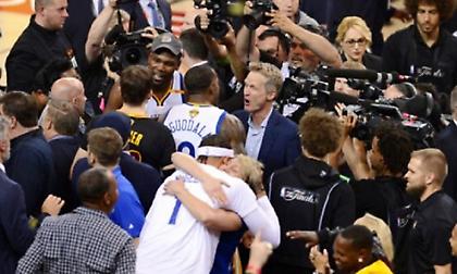 Στιβ Κερ: «Διασκεδάστε τη σεζόν σαν να είναι η… τελευταία που θα είμαστε όλοι μαζί»