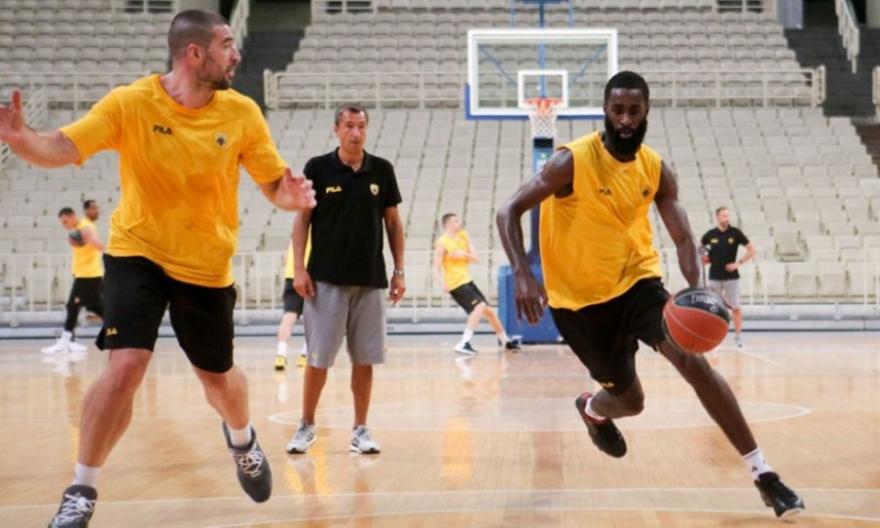 Παρέμειναν στα «πιτς» Σαντ-Ρος, Καββαδάς