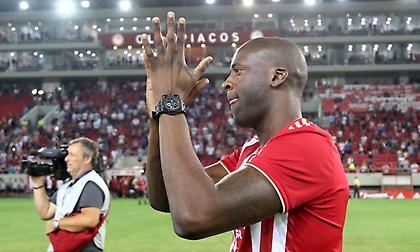 Με τον Τουρέ βασικό ο Ολυμπιακός