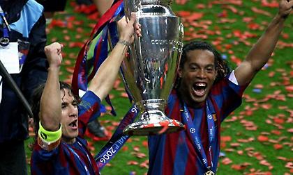 Δημόσια «ποδιά» του Ροναλντίνιο στον Πουγιόλ! (video)