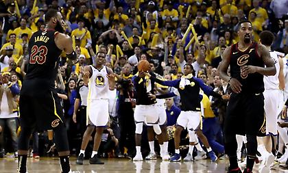 Η απάντηση του Τζέι Αρ Σμιθ σε οπαδό που τον έκραξε για την γκάφα στους τελικούς