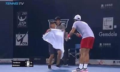 Τραγικός Βερντάσκο: Έβαλε τις φωνές σε ball boy (video)