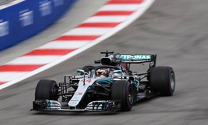 Άλμα τίτλου για Χάμιλτον στη Ρωσία