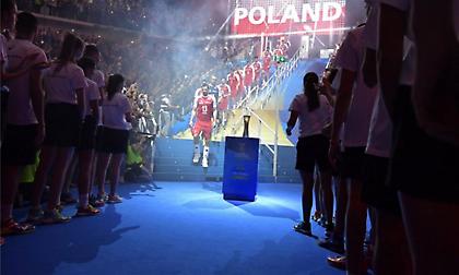 Παρέμεινε στο «θρόνο» η Πολωνία