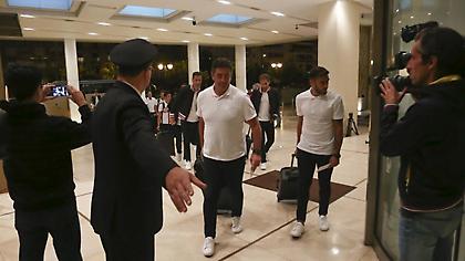 Κλικ από την άφιξη της Μπενφίκα στην Αθήνα (pic)