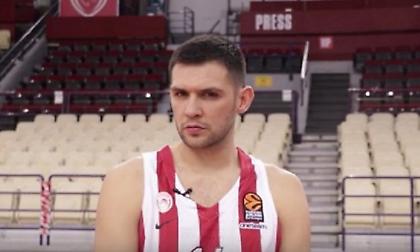 Ολυμπιακός: Backstage με ρεσιτάλ Παπανικολάου και… ελληνικά από Μιλουτίνοφ! (vid)