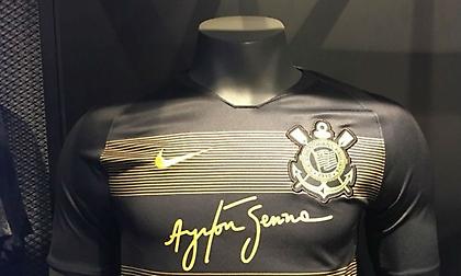 Στη μνήμη του Σένα η τρίτη φανέλα της Κορίνθιανς (pics)