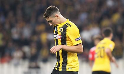 Δύο αναγκαστικές αλλαγές σε λίγα λεπτά για την ΑΕΚ