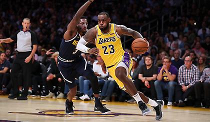 Ιπτάμενος ο Λεμπρόν, «μάγος» ο Πολ (video)