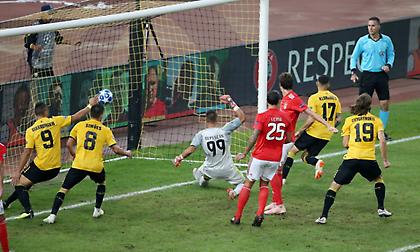 Το ΑΕΚ-Μπενφίκα… μέσα από το γήπεδο! (video)