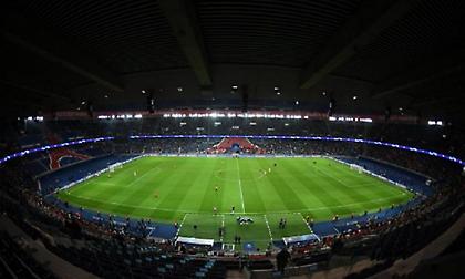 Επεισόδια ανάμεσα σε κουκουλοφόρους και την αστυνομία μετά το Παρί-Ερ. Αστέρας! (video)