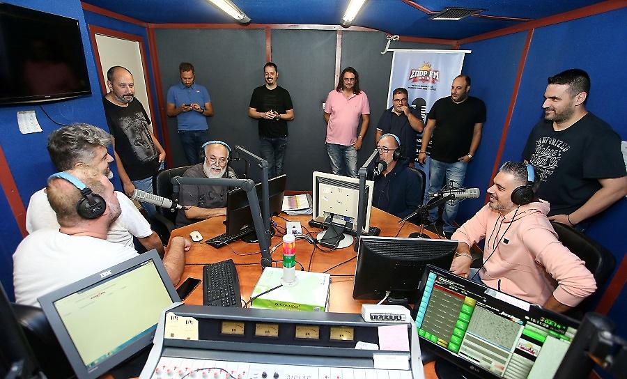 O Αλέξανδρος Τσουβέλας σε μια... ειδική παρουσίαση του νέου προγράμματος του ΣΠΟΡ FM