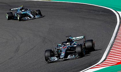 Και πώς να το χάσει ο Χάμιλτον!