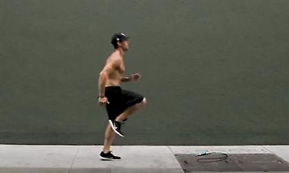 Έξι λεπτά στοχευμένης προπόνησης για μέγιστη καύση θερμίδων (video)