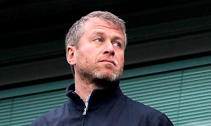 Ο Αμπράμοβιτς επιμορφώνει τους ρατσιστές οπαδούς της Τσέλσι μέσω Άουσβιτς