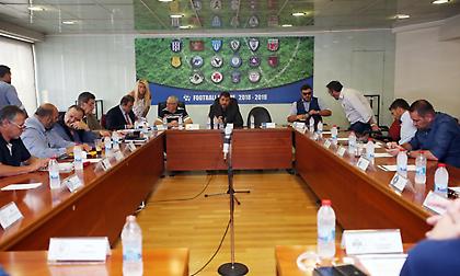 Αποφασίζουν για σέντρα και τηλεοπτικά στη Football League