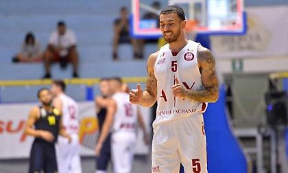 Μάικ Τζέιμς: Ποδαρικό με… χιλιάρικο (video+πίνακας)