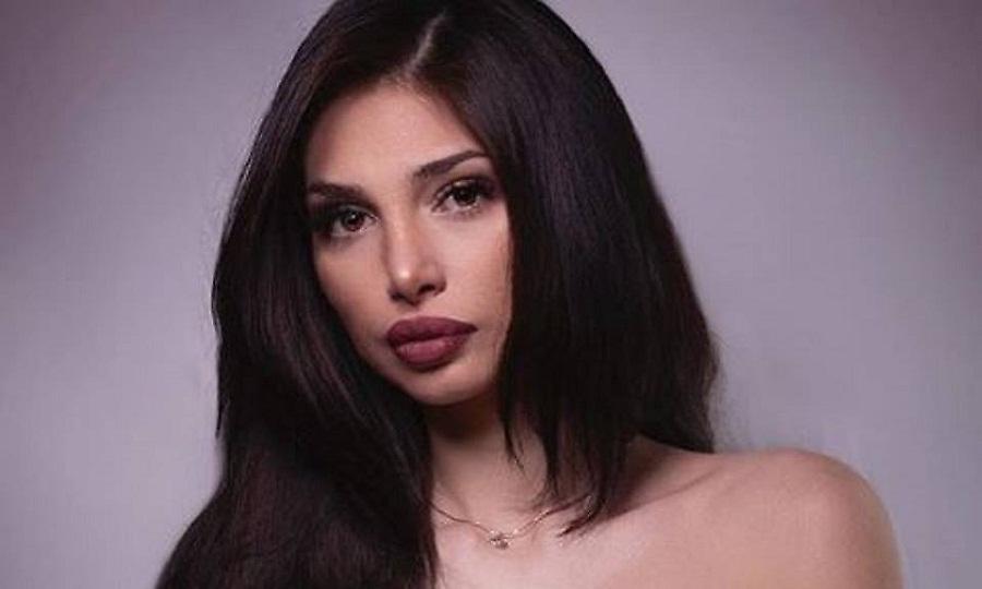 Η πρώην του Παντελίδη σε μπανιέρα - Την καλύπτουν μόνο οι αφροί (pic)