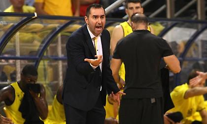 Καμπερίδης: «Δεν μπορούσαμε να συγκεντρωθούμε με αυτά που συνέβαιναν»