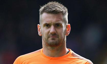 Τάσεις φυγής του Χίτον από Μπέρνλι