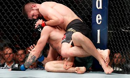 Ο Νουρμαγκομέντοφ κάλεσε σε παιχνίδι τον Μεϊγουέδερ