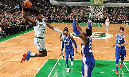 «Πάτησαν» τους Σίξερς οι Σέλτικς!