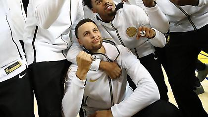 Ο Κάρι τίμησε τον αφανή ήρωα των Γουόριορς (video)