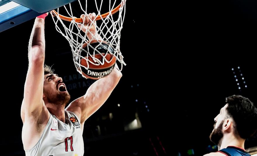 Τα highlights της βραδιάς καριέρας του Μιλουτίνοφ (video)