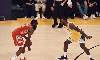 Χάλασαν την πρώτη του Λεμπρόν στο LA οι Ρόκετς-Σούπερ εμφάνιση ο Ντόντσιτς