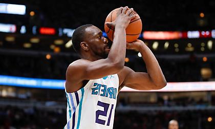 Ρεκόρ τριπόντων για Γουόκερ (video)