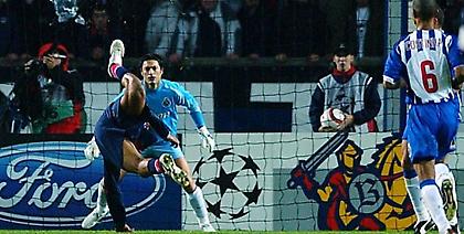 VIDEO: Το γκολ με το «χτύπημα του σκορπιού»