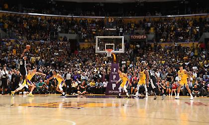 Έτσι «σκότωσε» τους Λέικερς ο Μιλς (video)