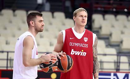 Μάντζαρης: «Να είμαστε καλύτεροι στην άμυνα, ομαδική η αντιμετώπιση του Γουίλμπεκιν»